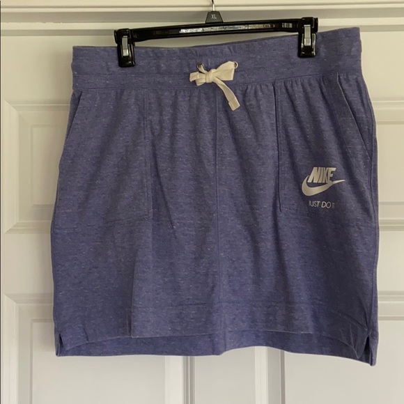 Nike Elastic Waist Skirt. Size L.